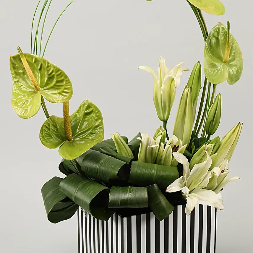 online flower in square wooden box
