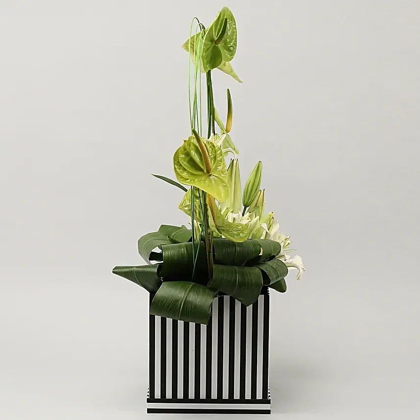 online flower in square wooden box