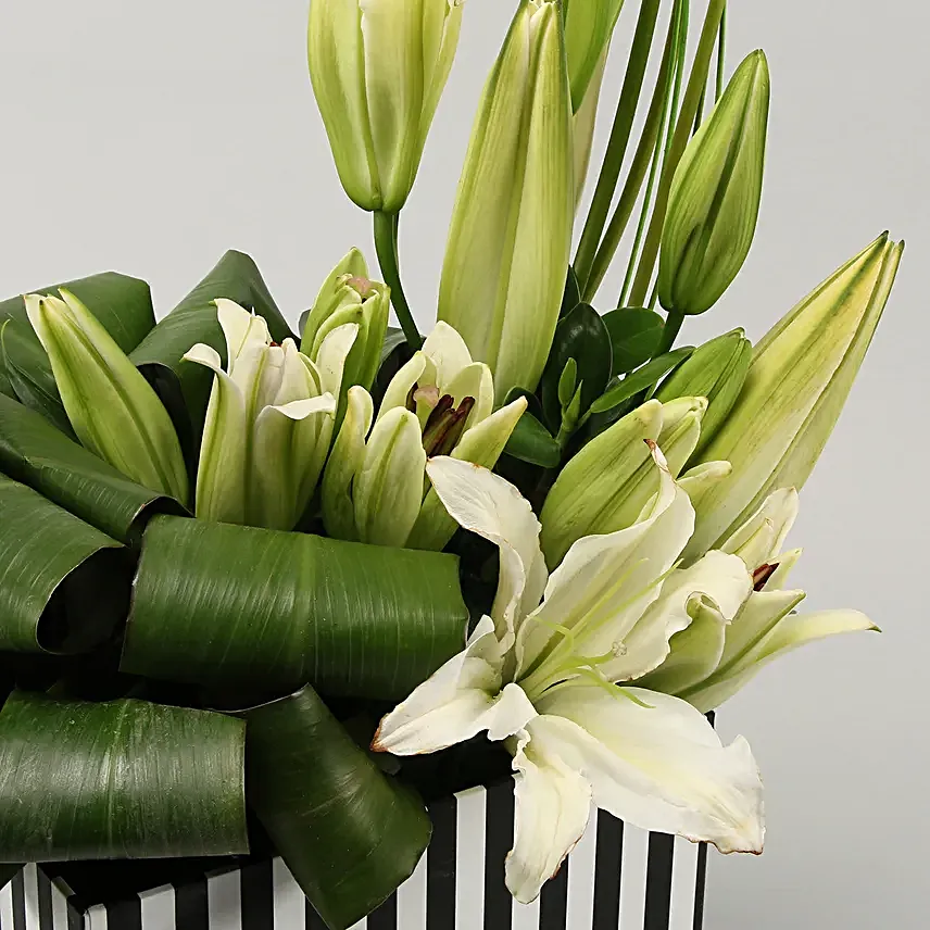 online flower in square wooden box