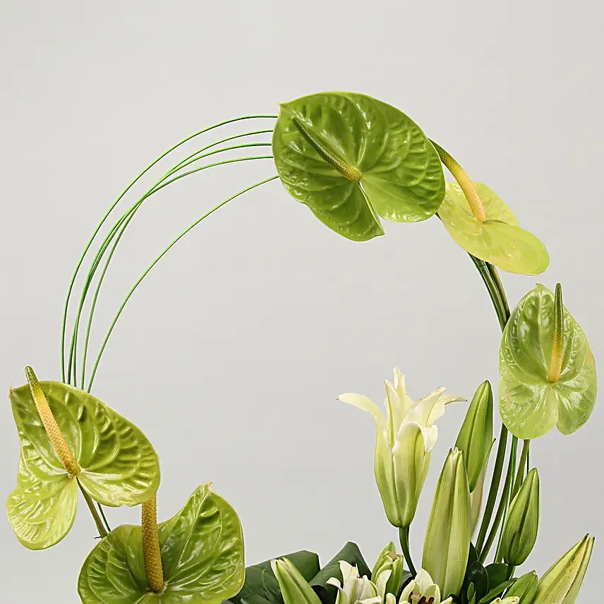 online flower in square wooden box