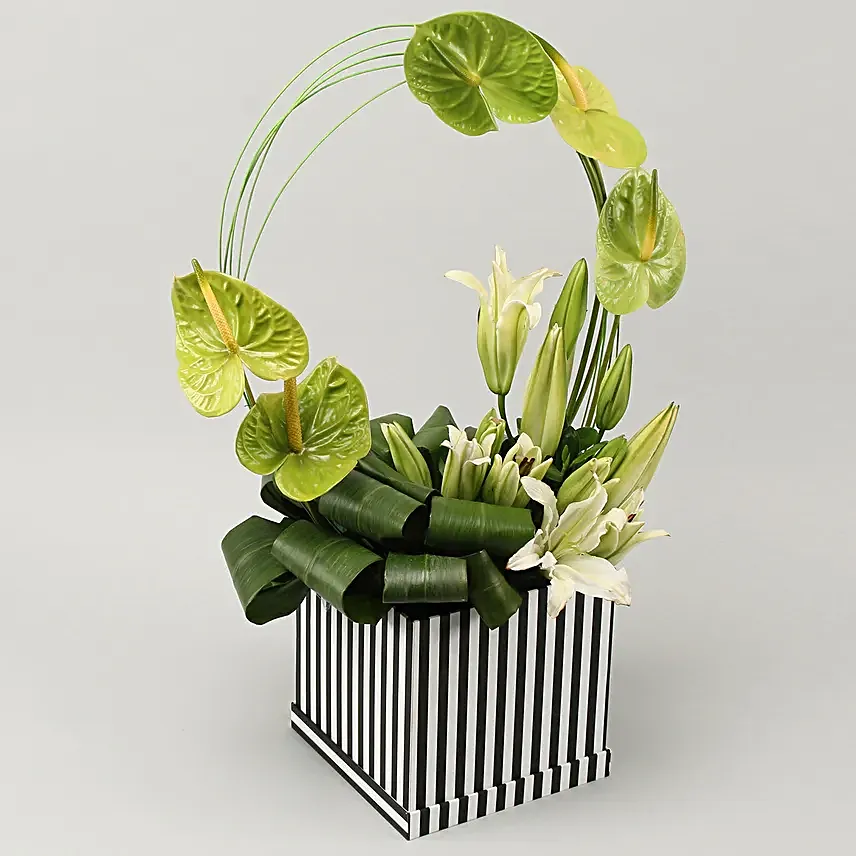 online flower in square wooden box