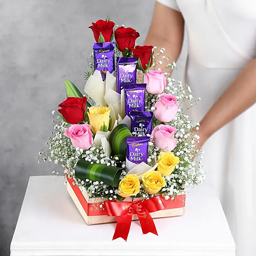 Mixed Roses Arrangement With Dairy Milk Chocolates