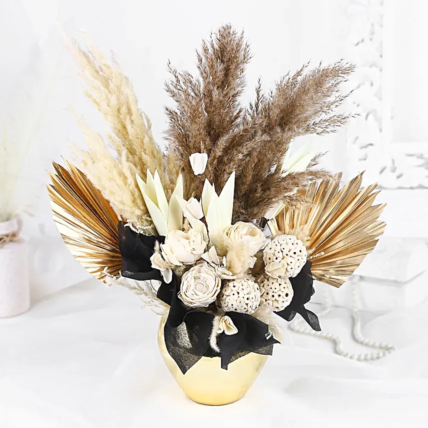 Monochromatic Dry Flower Arrangement