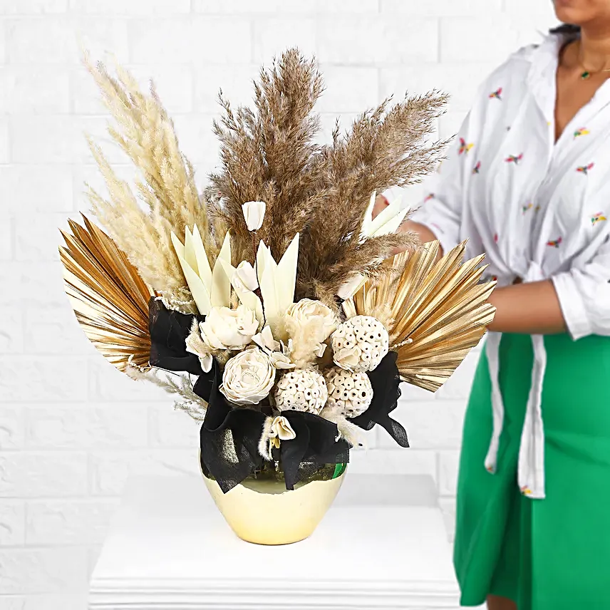 Monochromatic Dry Flower Arrangement