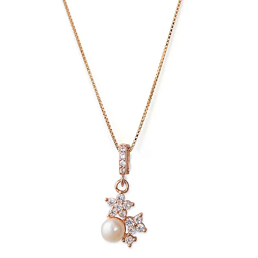 Pearly Flower Necklace