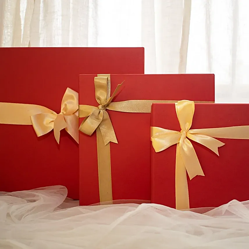 Personalised Travelling Couple Gift Box