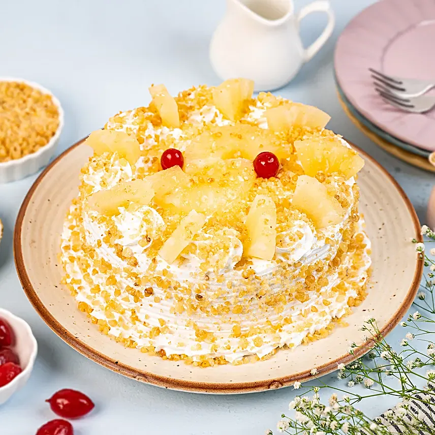 Pineapple With Butterscotch Cake- Half Kg