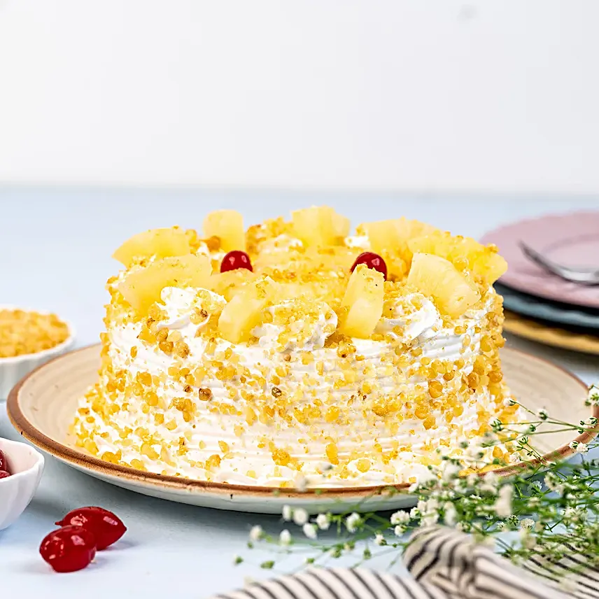 Pineapple With Butterscotch Cake- Half Kg