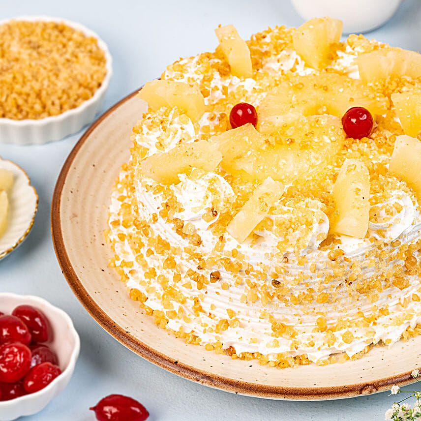 Pineapple With Butterscotch Cake- Half Kg