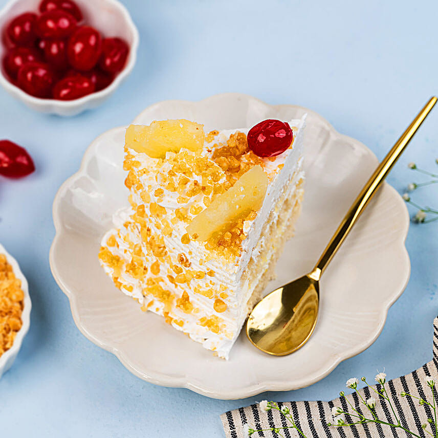 Pineapple With Butterscotch Cake- Half Kg