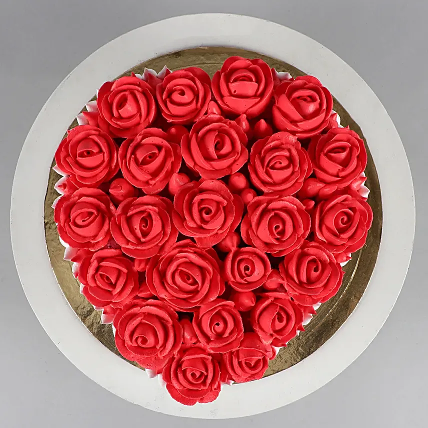 Pretty Roses Black Forest Cake Half Kg
