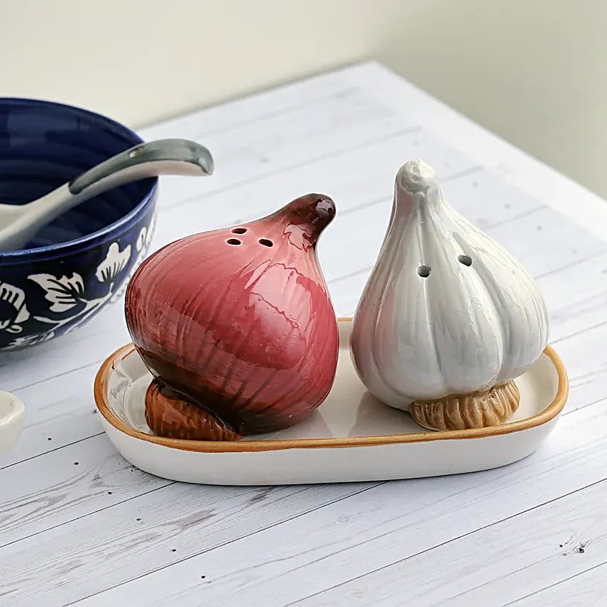 Quirky Onion N Garlic Salt Pepper Set