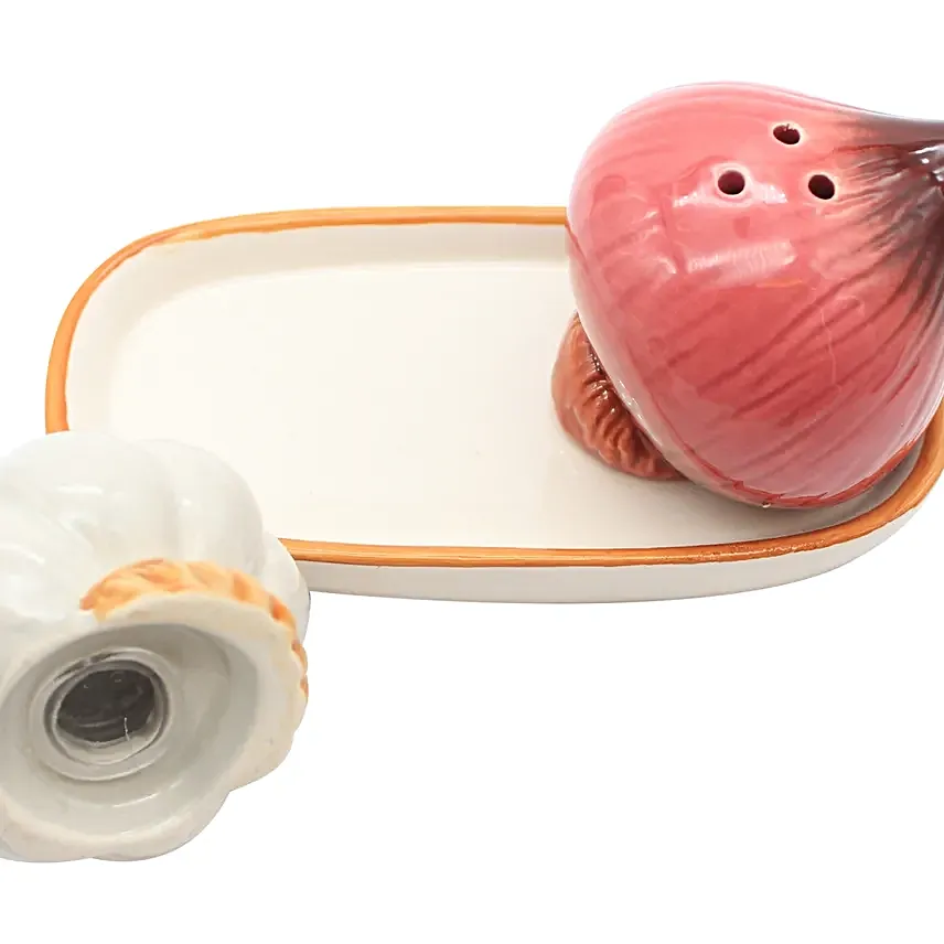 Quirky Onion N Garlic Salt Pepper Set
