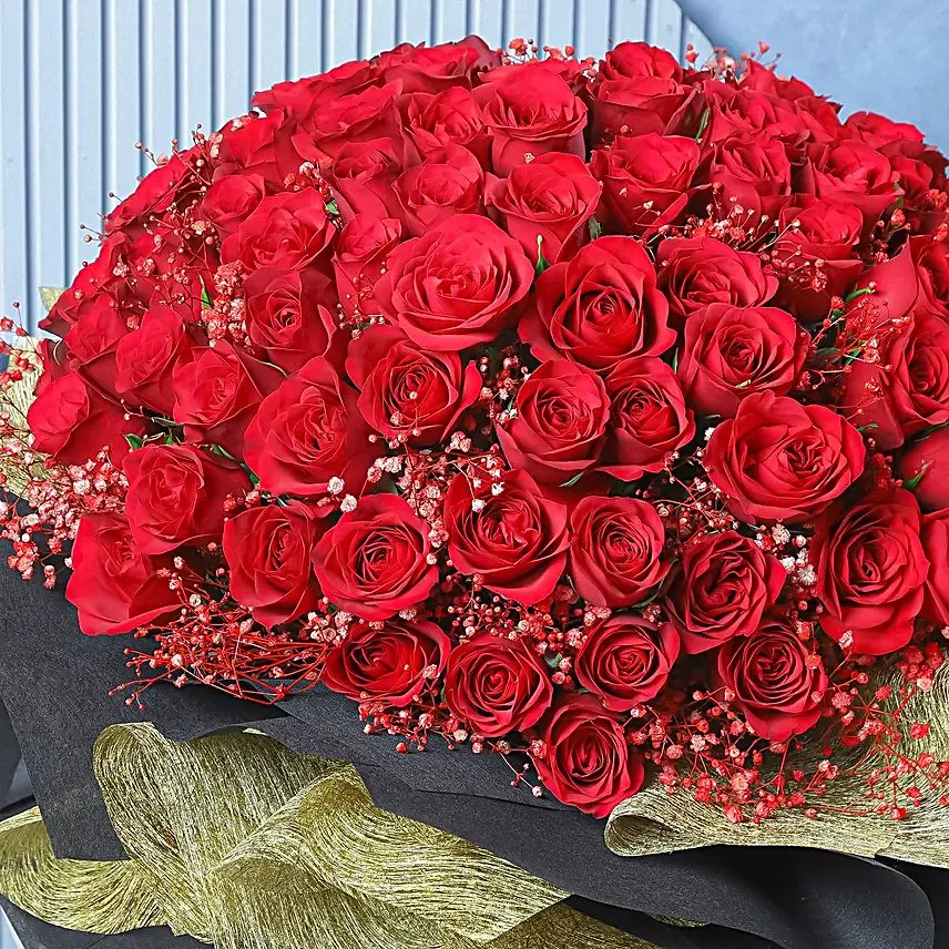 Red Rose Stansding Bouquet in Obsidian