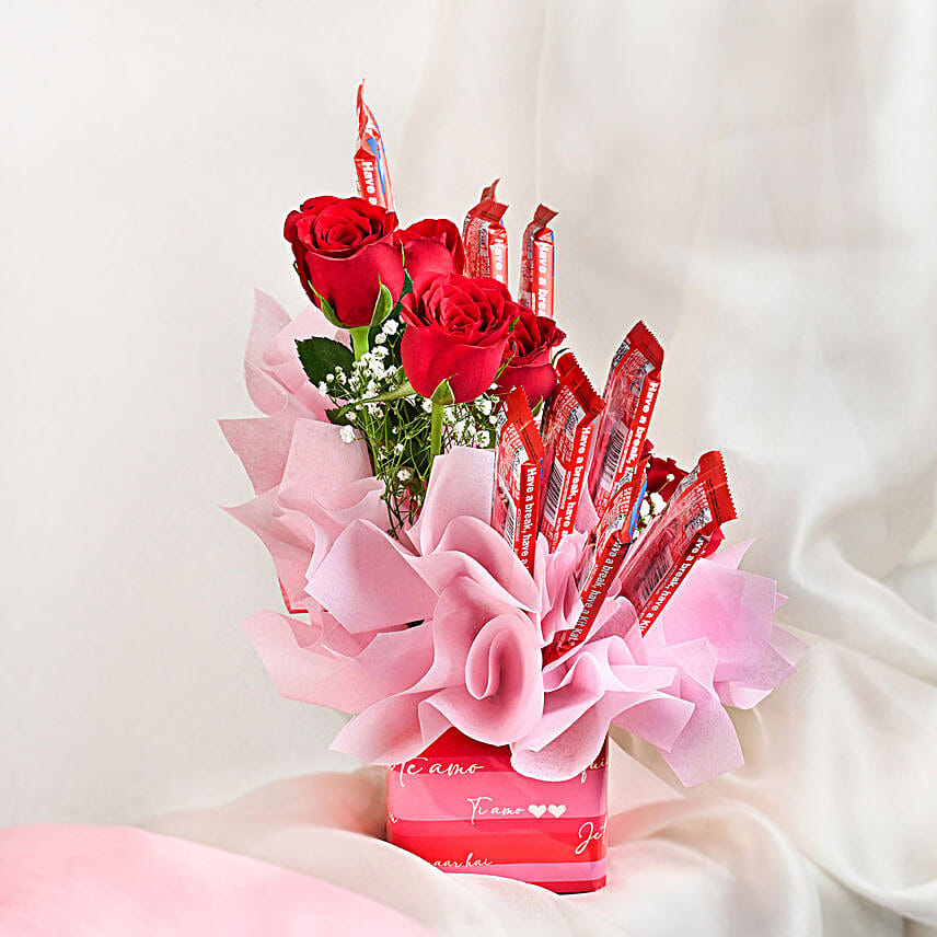 Red Roses Arrangement With Nestle Kitkat
