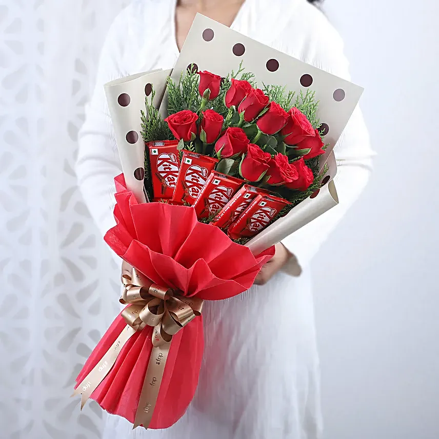 Red Roses Bouquet With Nestle Kitkat Chocolates