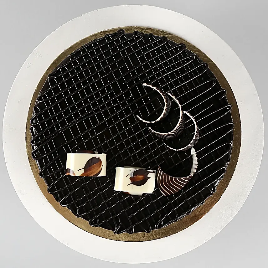 Rich Chocolate Splash Cake Half kg