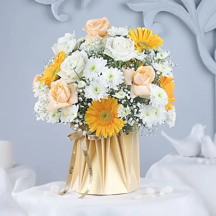 Romantic Union of Roses and Gerberas