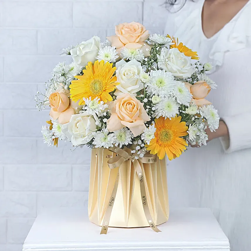 Romantic Union of Roses and Gerberas