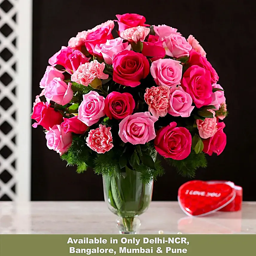 online exclusive roses n carnation glass vase arrangement