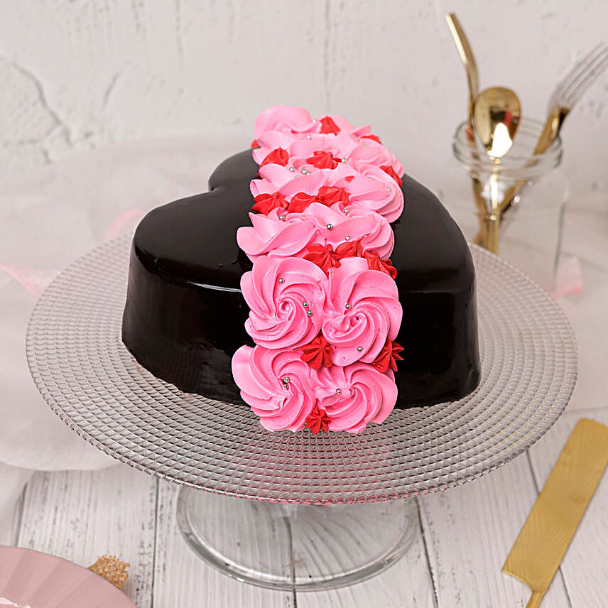 Online Roses On Heart Designer Cake