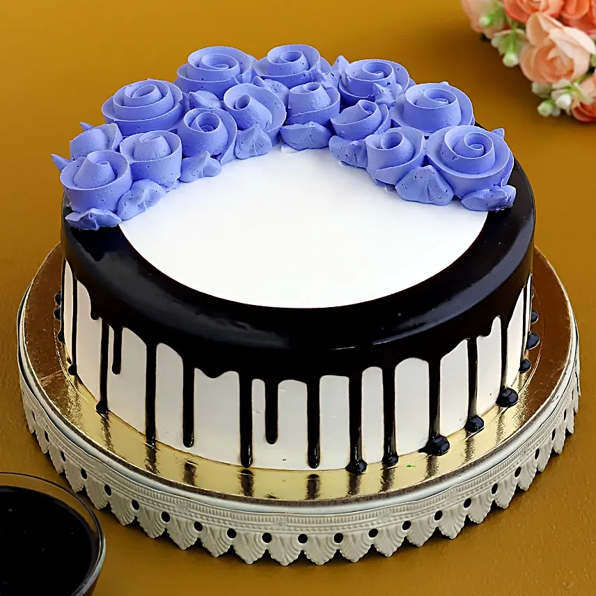 Roses On Top Black Forest Cake Half Kg
