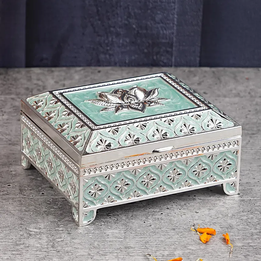 Sagar Mani Bhaiya Bhabhi Rakhi Set N Almonds Silver Box
