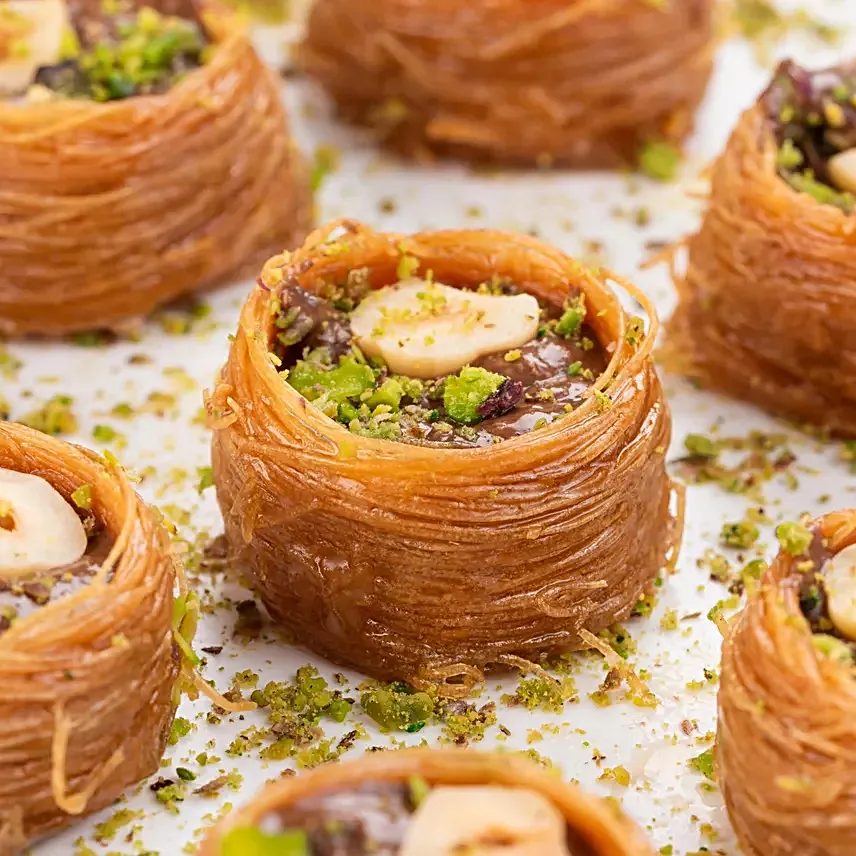 Scrumptious Oshe Bulbul Kunafas Box