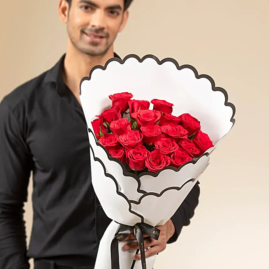 Sweetheart Scarlet Red Rose Bouquet