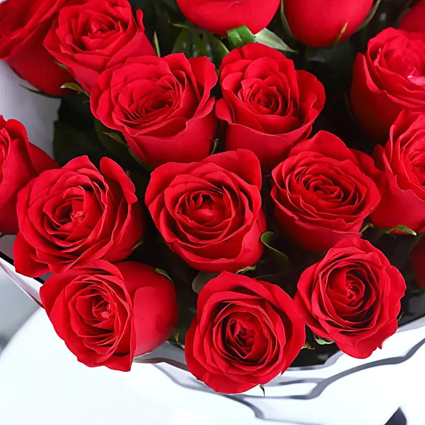 Sweetheart Scarlet Red Rose Bouquet