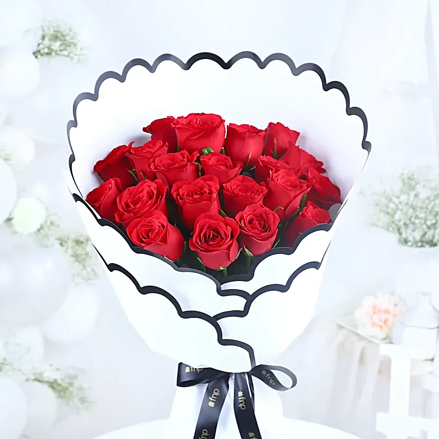 Sweetheart Scarlet Red Rose Bouquet