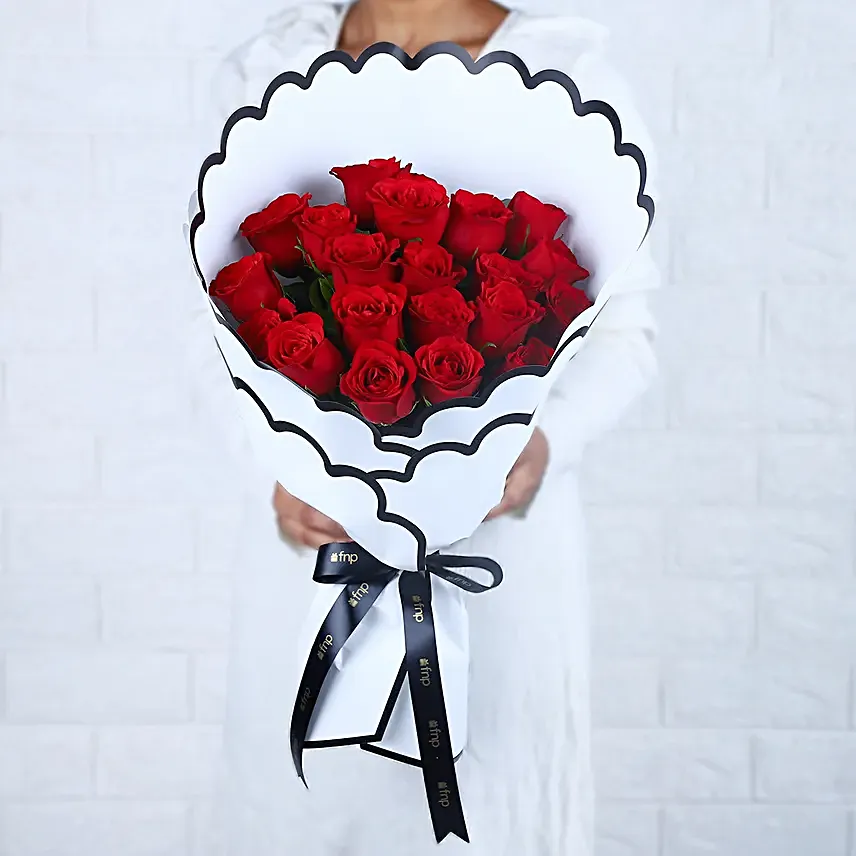 Sweetheart Scarlet Red Rose Bouquet