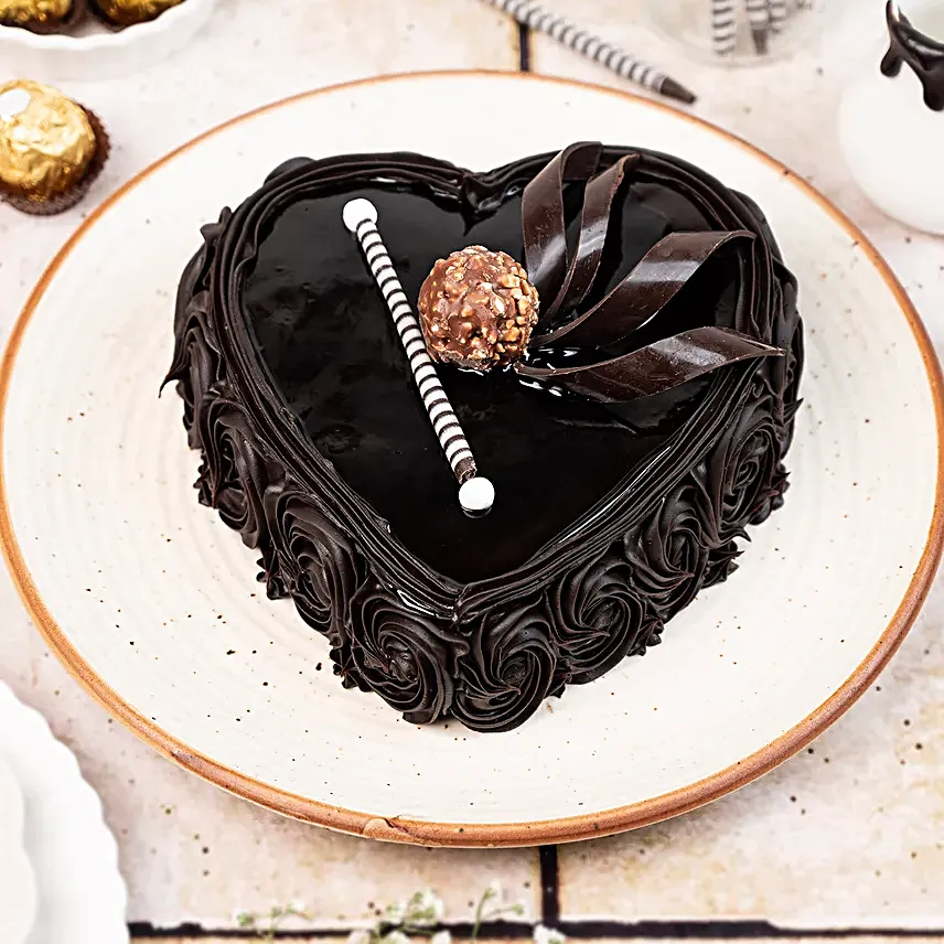 Heart Chocolate Cake Half kg