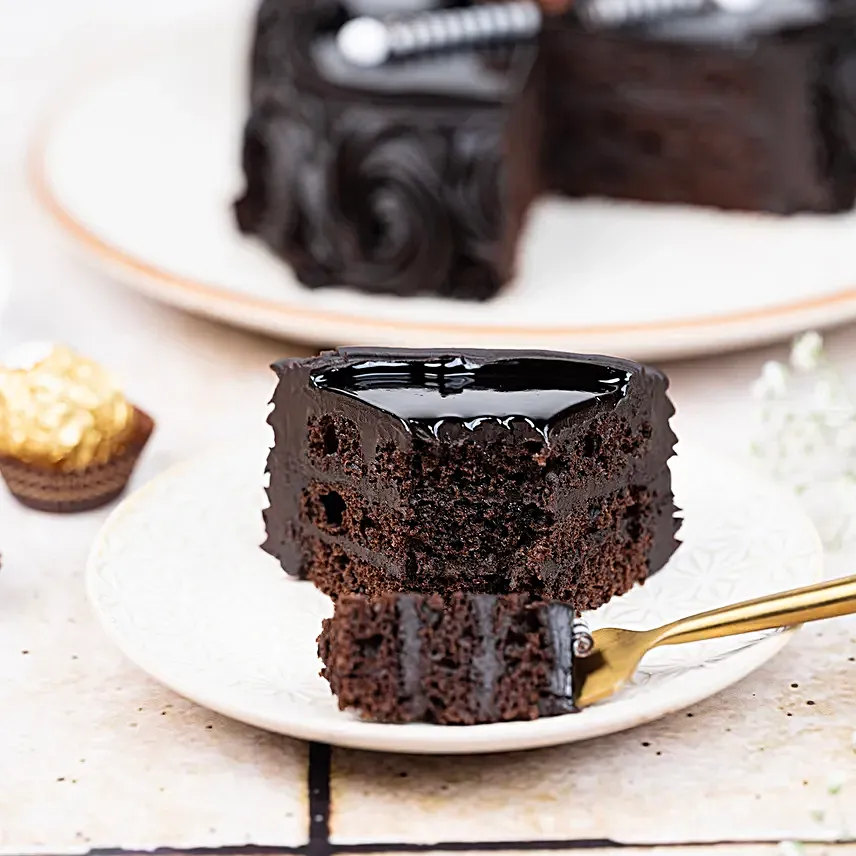 Heart Chocolate Cake Half kg
