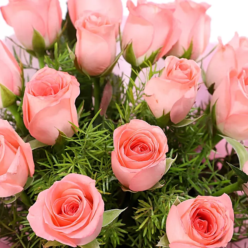 Splendid 15 Pink Roses Bouquet