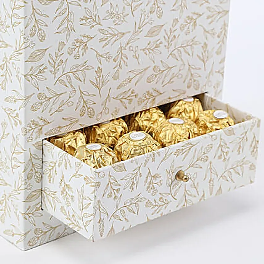 Red Rose and Chocolate Luxury Box Online