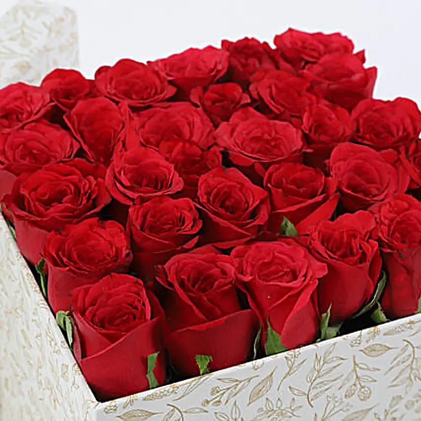 Red Rose and Chocolate Luxury Box Online
