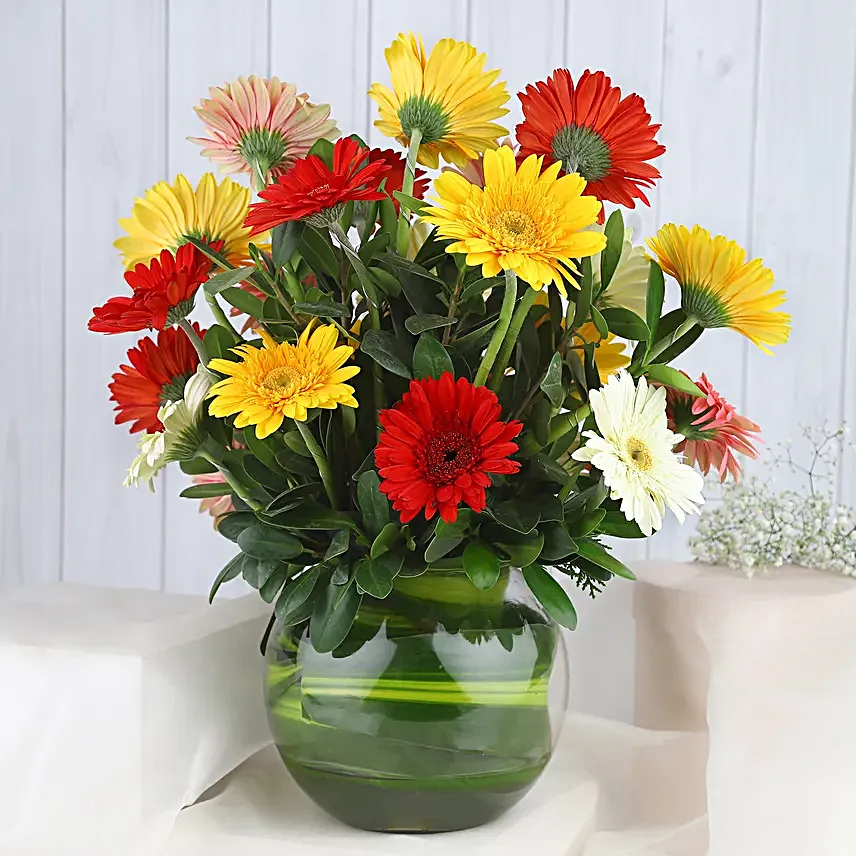 Summery Gerbera Blooming Bouquet