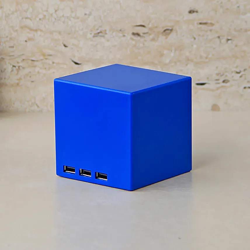 Tabletop USB Port With Sticky Notes