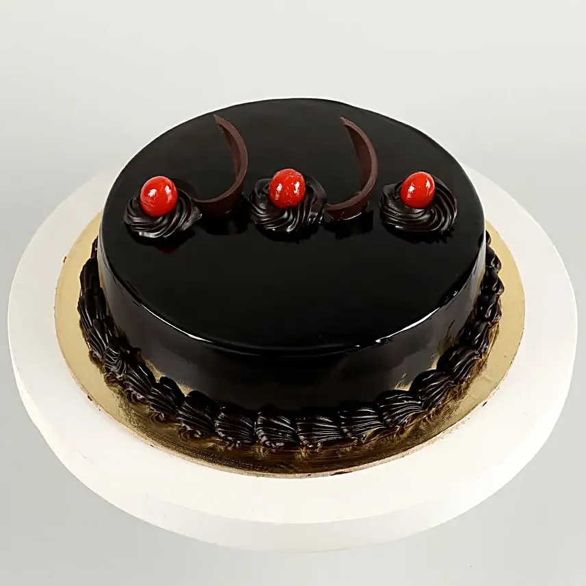 Touch Of Luxury Red Roses Bouquet Truffle Cake