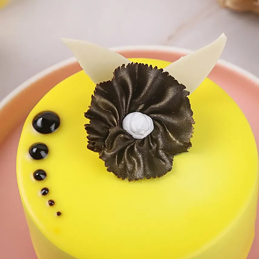 Tropical Bliss Eggless Pineapple Bento Cake