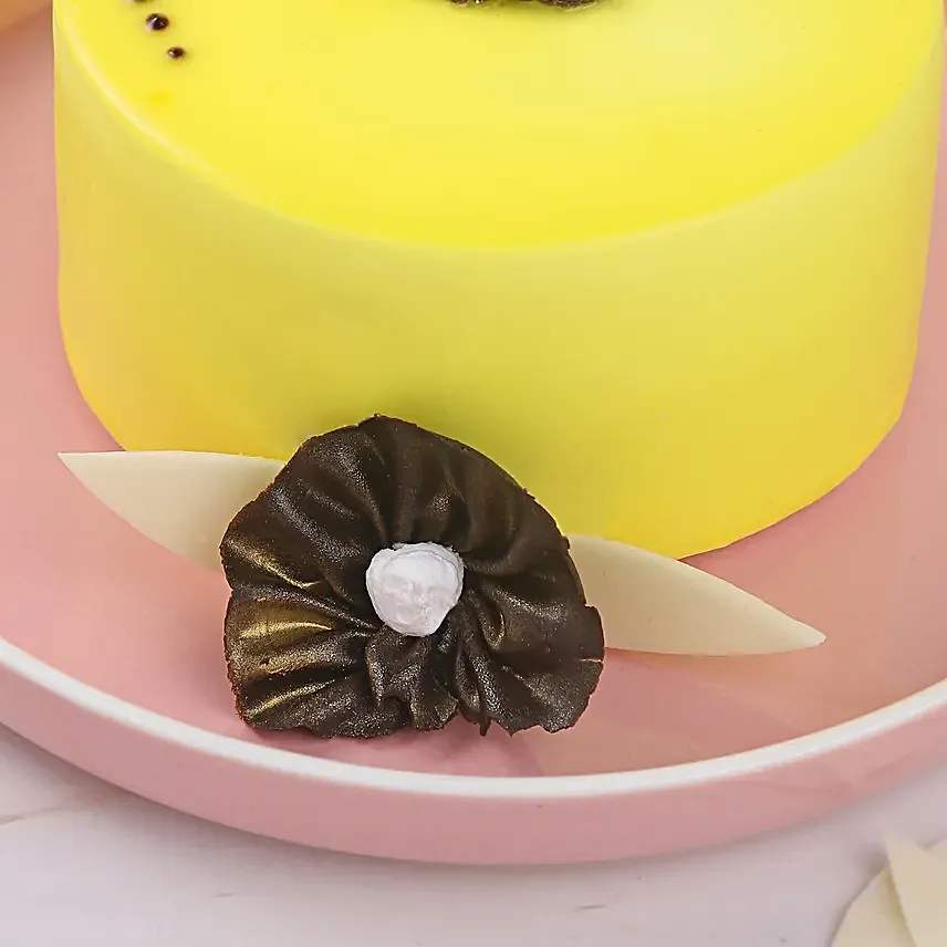 Tropical Bliss Eggless Pineapple Bento Cake