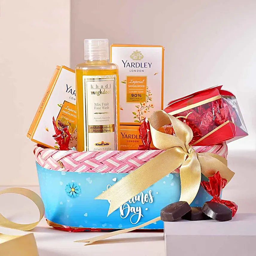 Valentine Yardley Imperial Sandalwood Gift Basket