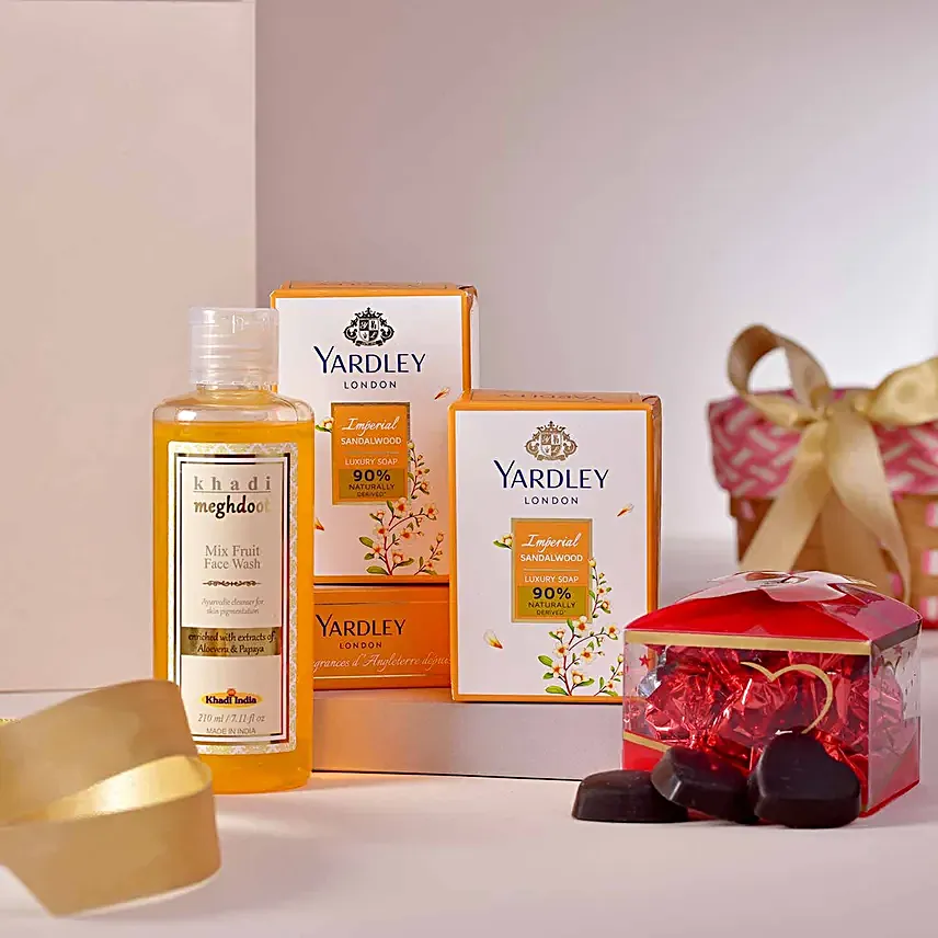 Valentine Yardley Imperial Sandalwood Gift Basket