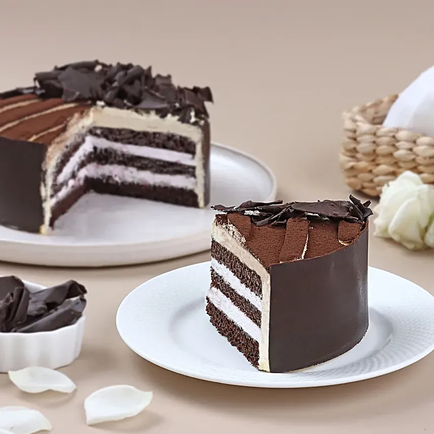 Whipped Black Forest Eggless Cream Cake Half Kg