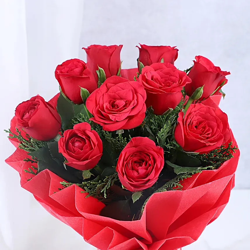 Will You Be Mine - Bunch of 6 Red Roses with Chocolate Cake 500gm.