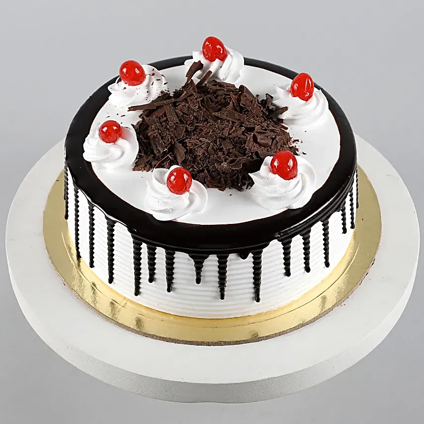 Wrapped In Elegance Roses Bouquet Black Forest Cake
