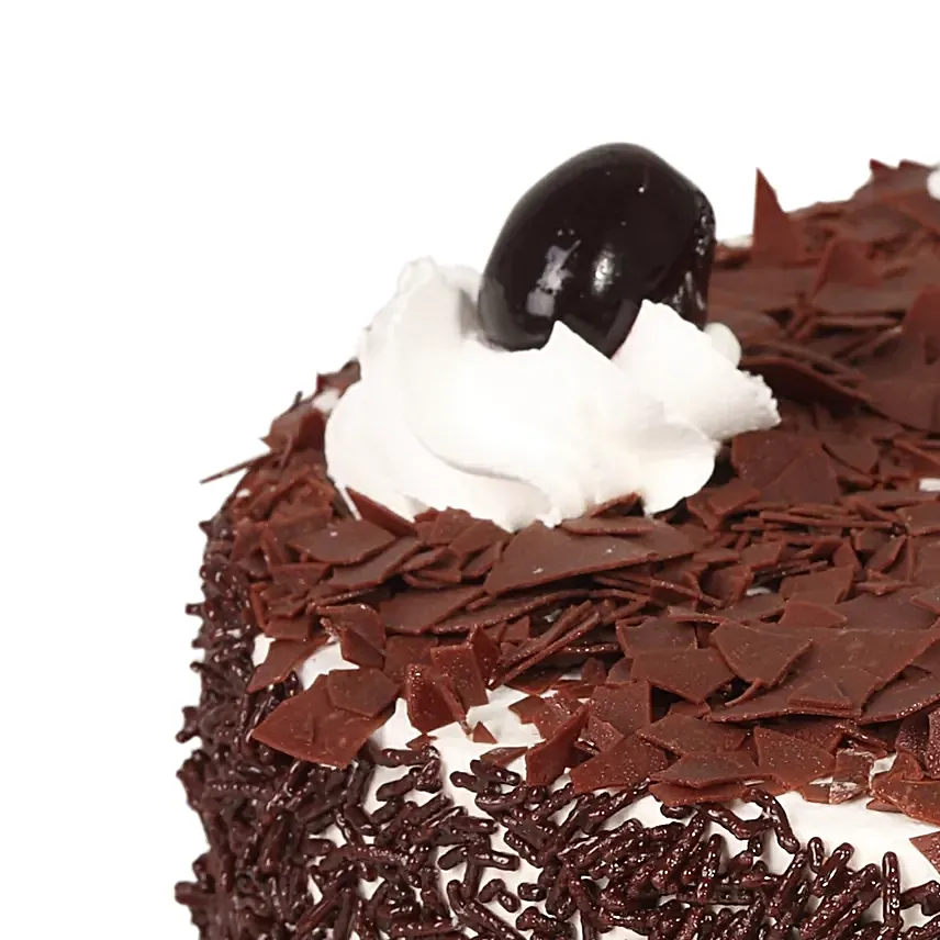 Yummy Black Forest Treat Cake- Half Kg