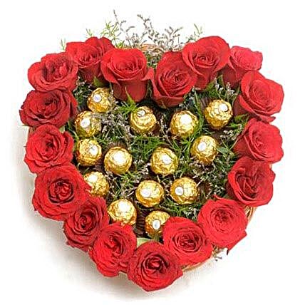 Heart Shape Love - Heart shape arrangement of 17 Red Roses with 16 Pieces Ferrero rocher.