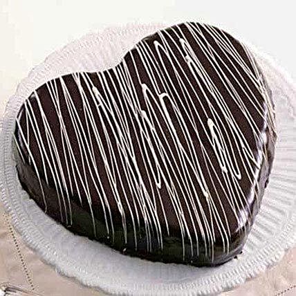 Simple chocolate heart cake half kg